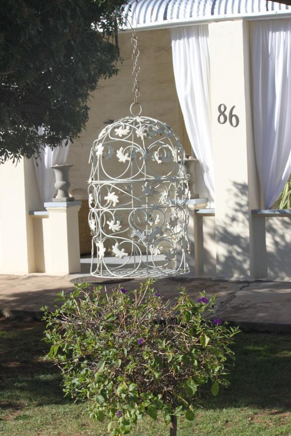 Hotel 86 On Jubilee Oudtshoorn Exterior foto